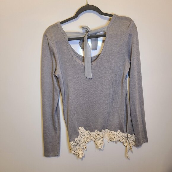 GRAY SELF ESTEEM LACE TOP - XL - Picture 5 of 5